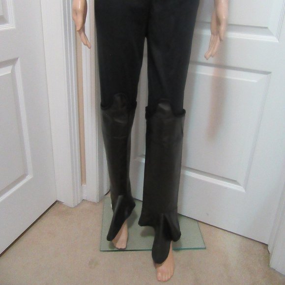 Hat and pants only - Picture 6 of 9